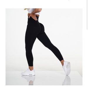 NVGTN NWT Black seamless leggings